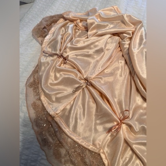 Mac Duggal Beaded Embellished short sleeve gown - Picture 8 of 11